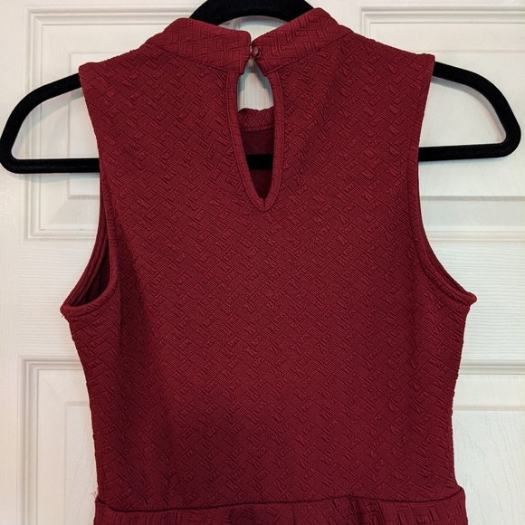 Dress - Picture 4 of 4